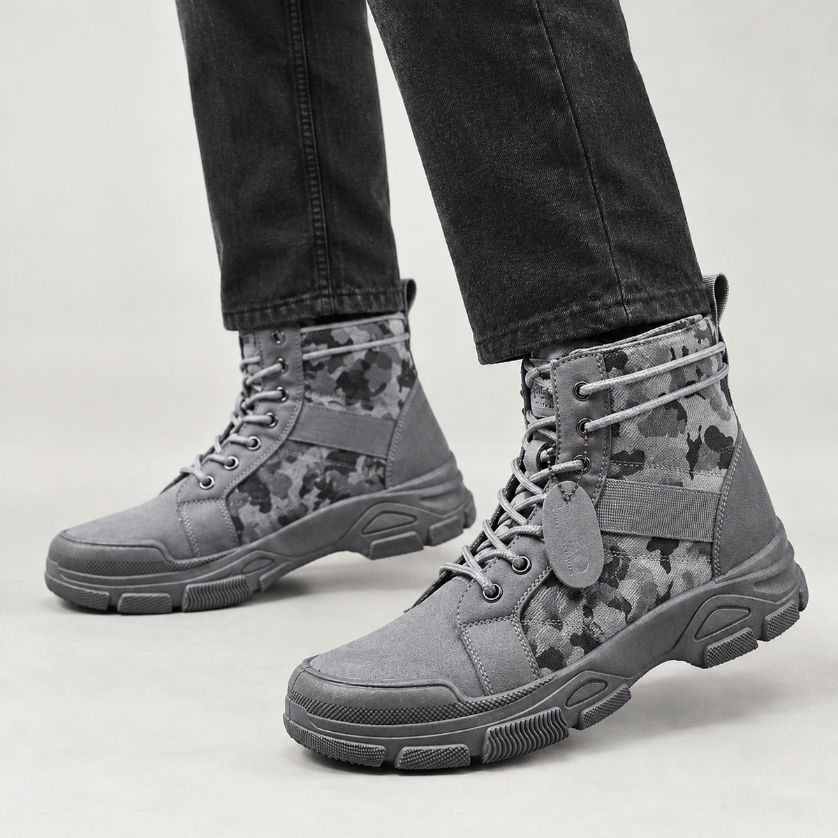 Arnulf Camouflage Boots - Gray