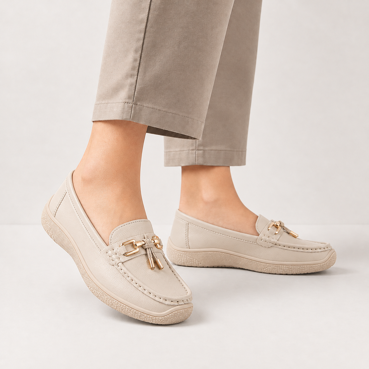 Gudny Clasp Loafers - Off White