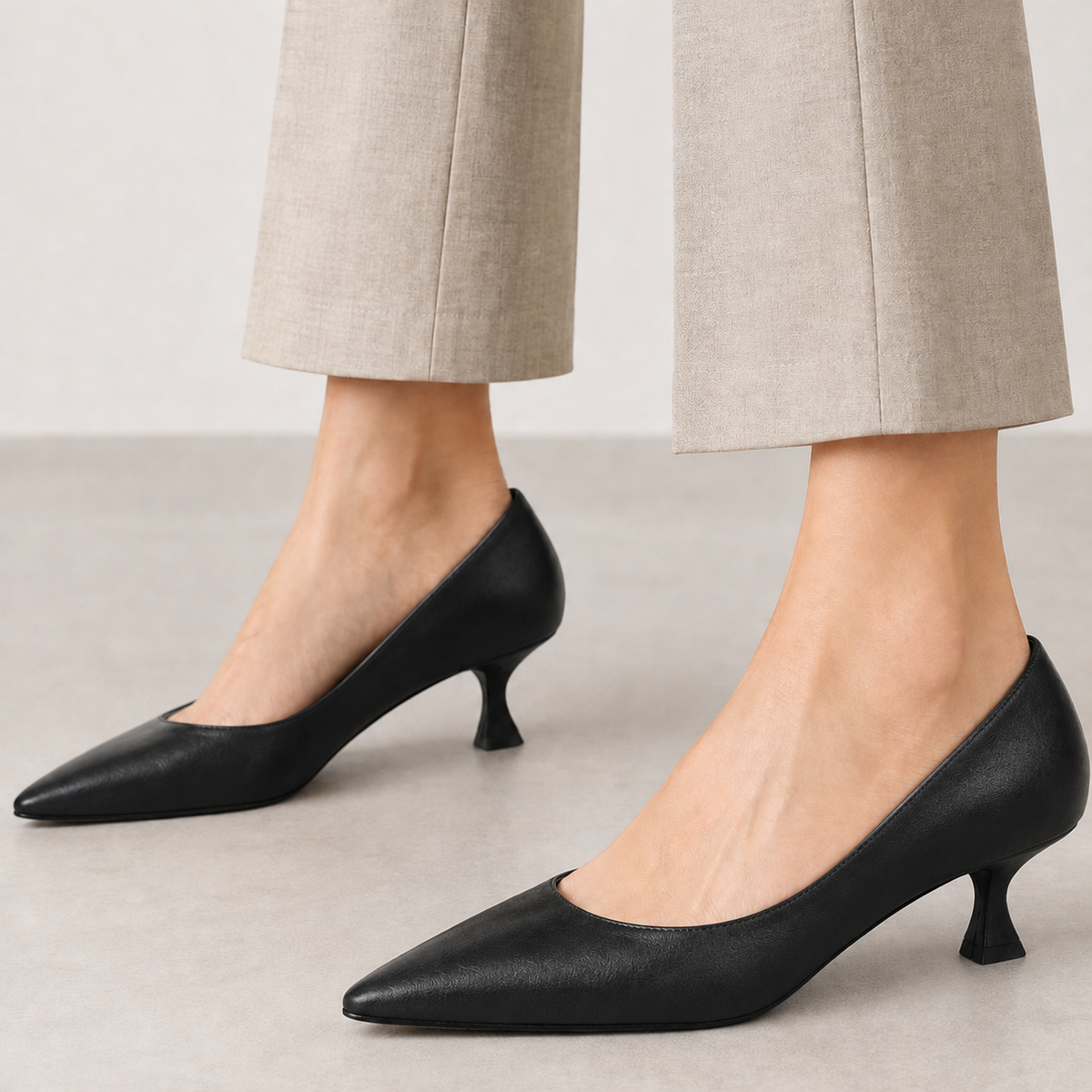 Arabella Pointed Toe Pumps - Black